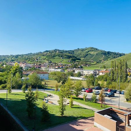 Attico Nel Cuore Delle Langhe - Free Parking Wi-Fi E Ac Альба Экстерьер фото